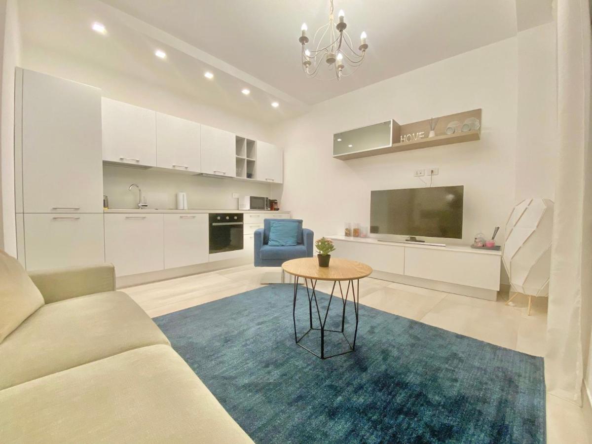 Elegance Duomo Apartment Milan Bagian luar foto