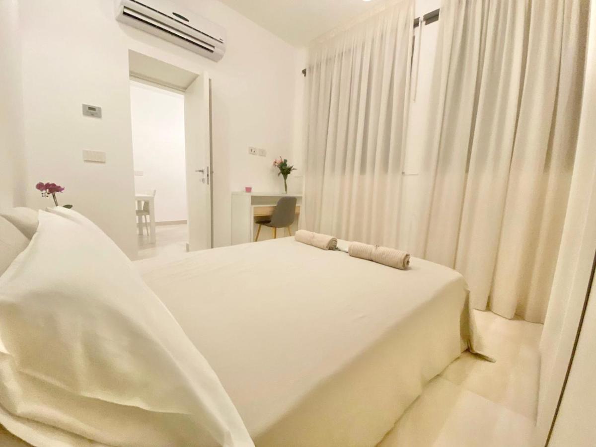 Elegance Duomo Apartment Milan Bagian luar foto