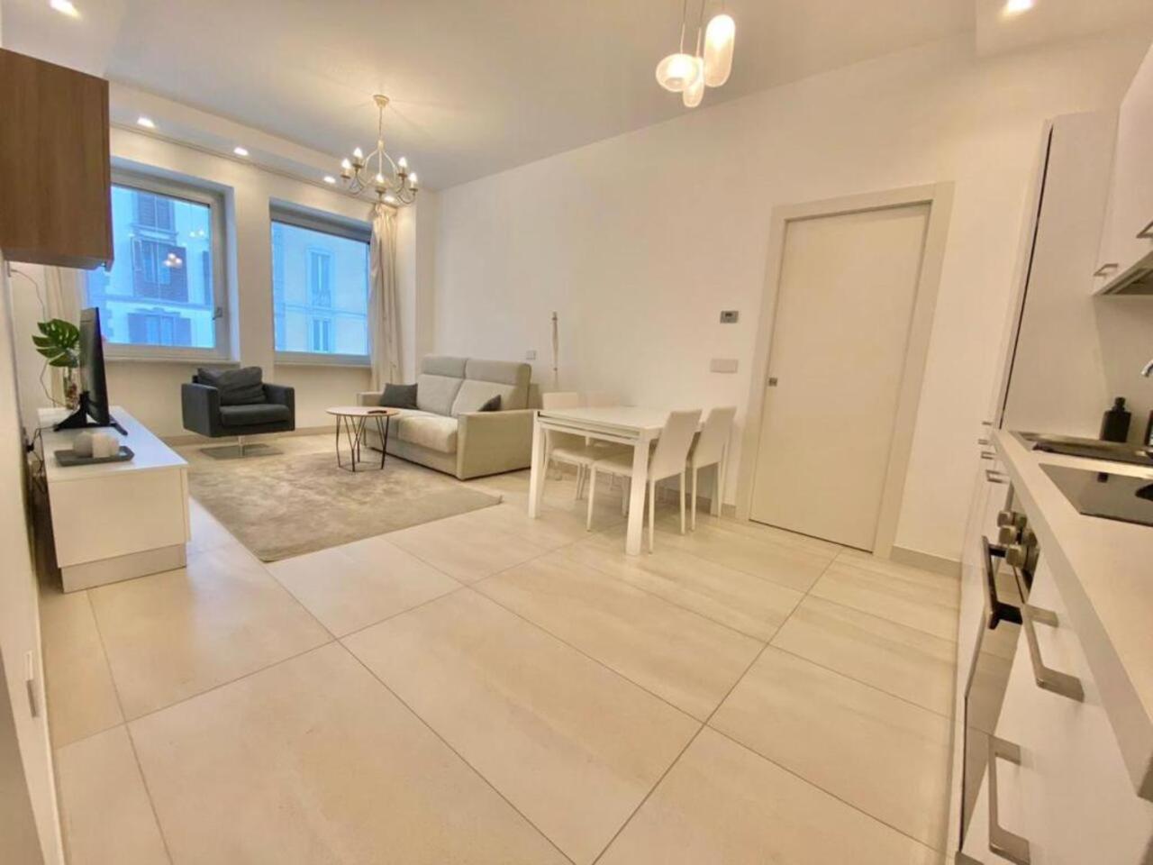 Elegance Duomo Apartment Milan Bagian luar foto